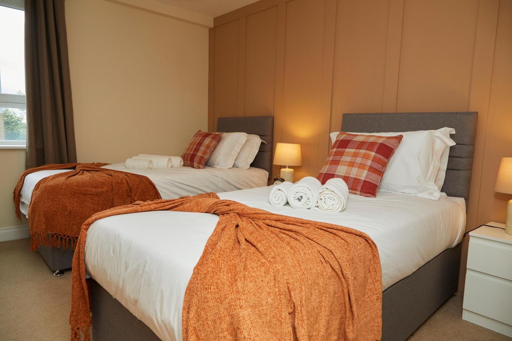 Stylish 2-Bedroom Apartment With Free Parking Halifax Eksteriør bilde